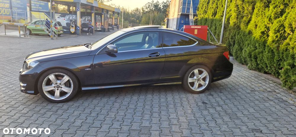 Mercedes-Benz C-Class 2011 photo 4