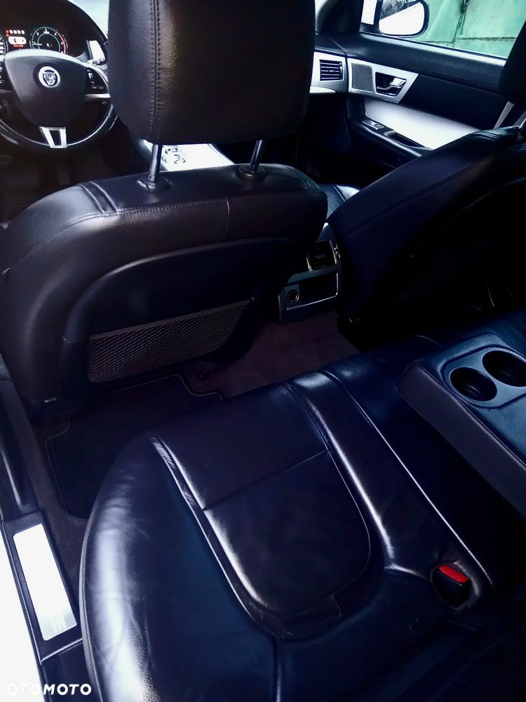 Jaguar XF 2.2 D Premium Luxury - 14