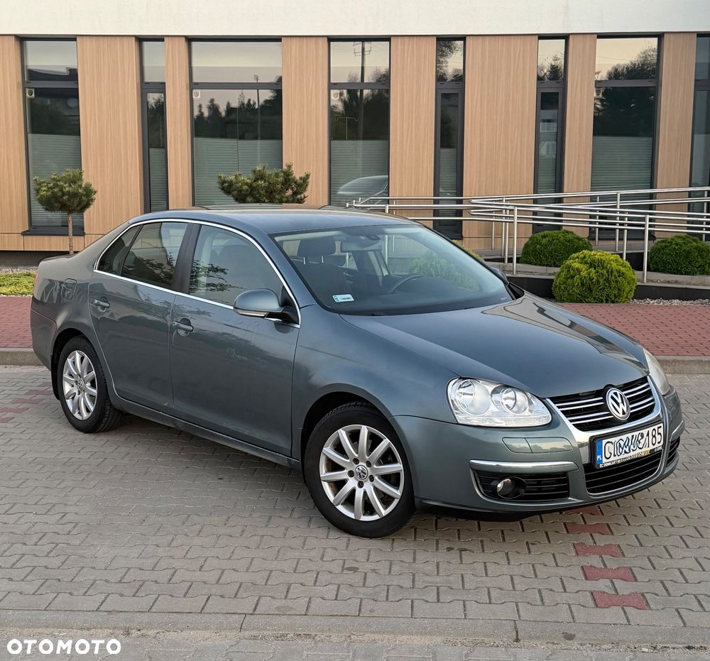 Volkswagen Jetta 1.6 FSI Comfortline - 3