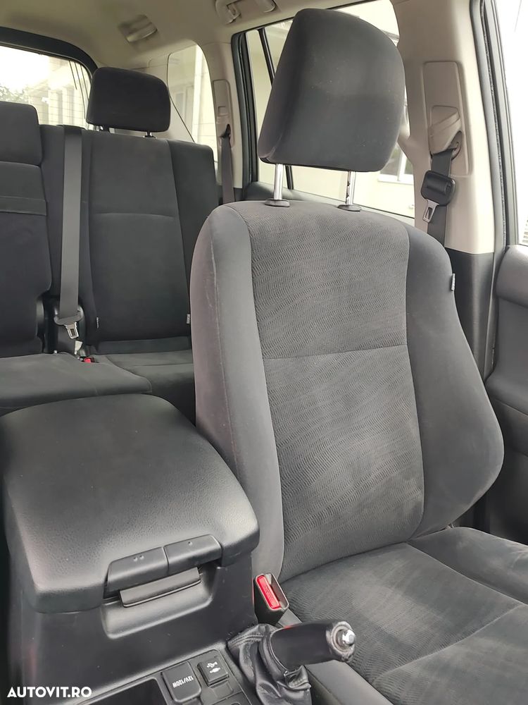 Toyota Land Cruiser 2.8l Turbo D-4D A/T Luxury - 12