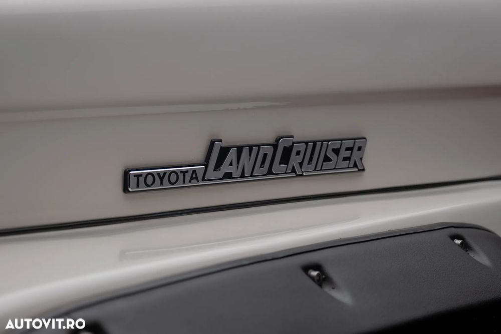 Toyota Land Cruiser - 11