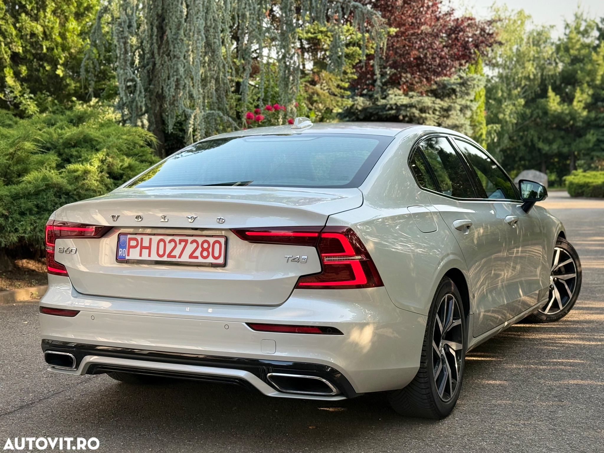 Volvo S60 T4 R-Design - 39