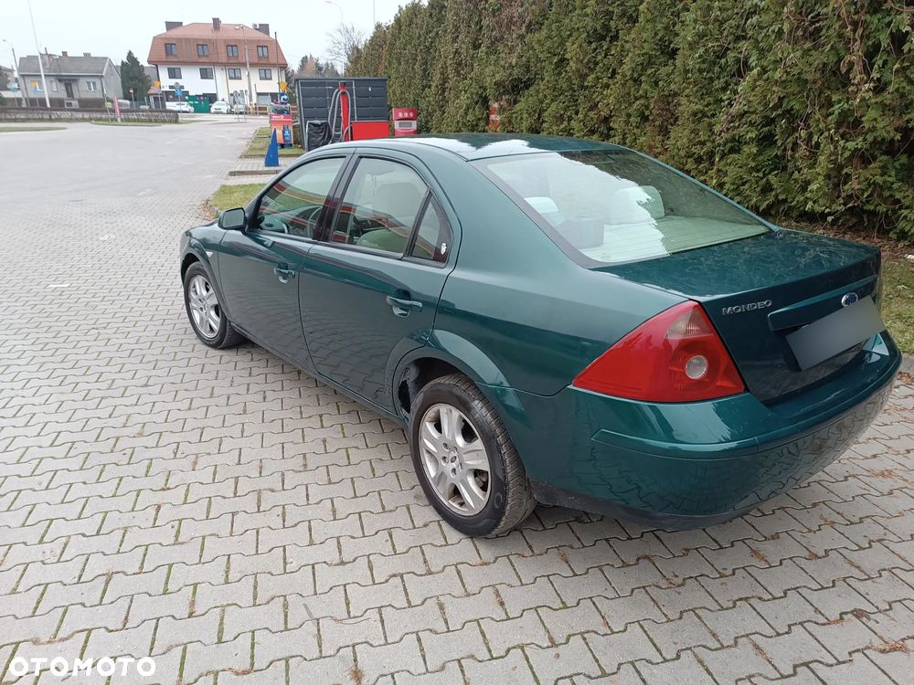 Ford Mondeo 2.0 Ghia - 8