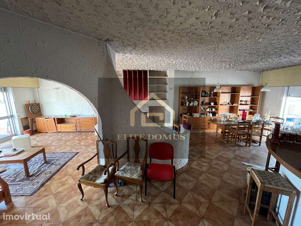 Apartamento T4 com 177m² no Edifício Babilónia - Venteira, Amadora! - Grande imagem: 3/45