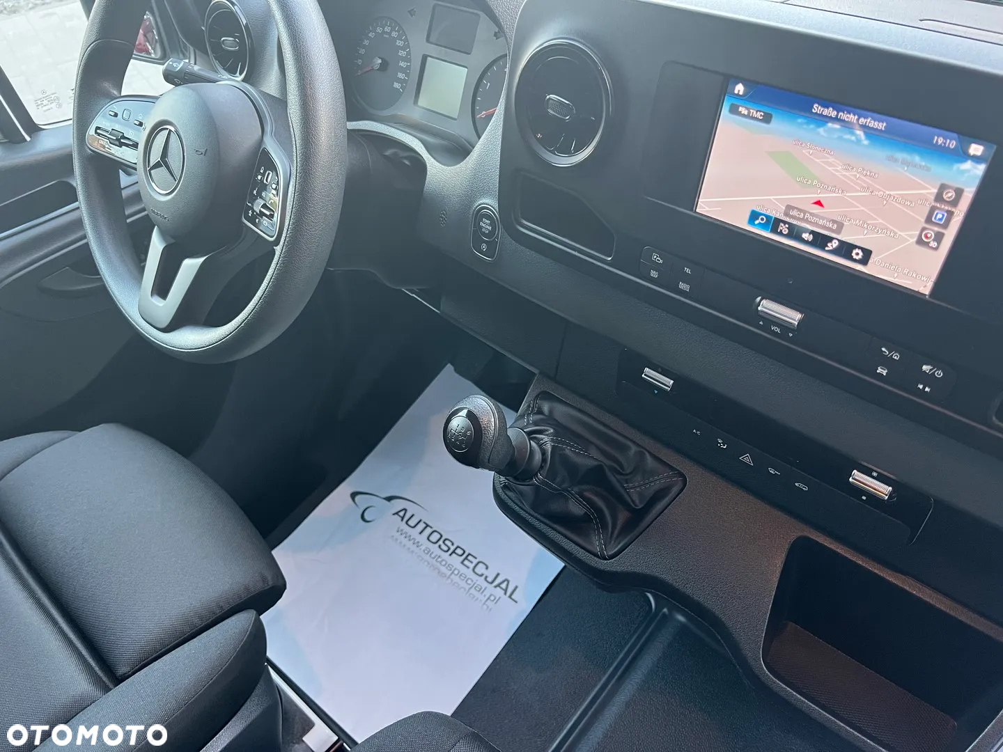 Mercedes-Benz Sprinter - 15