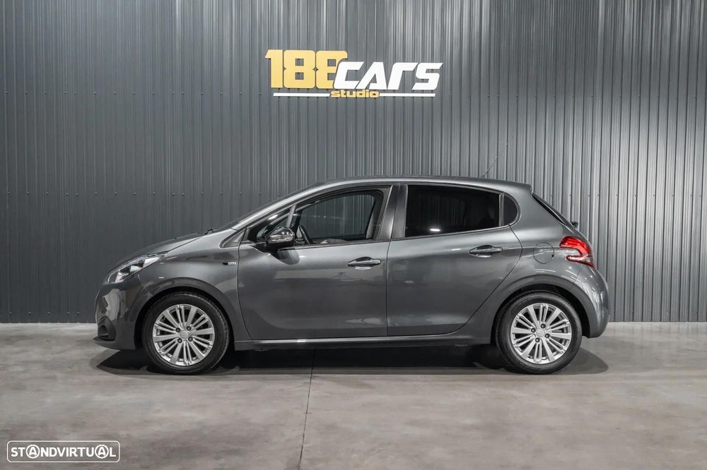 Peugeot 208 - 24