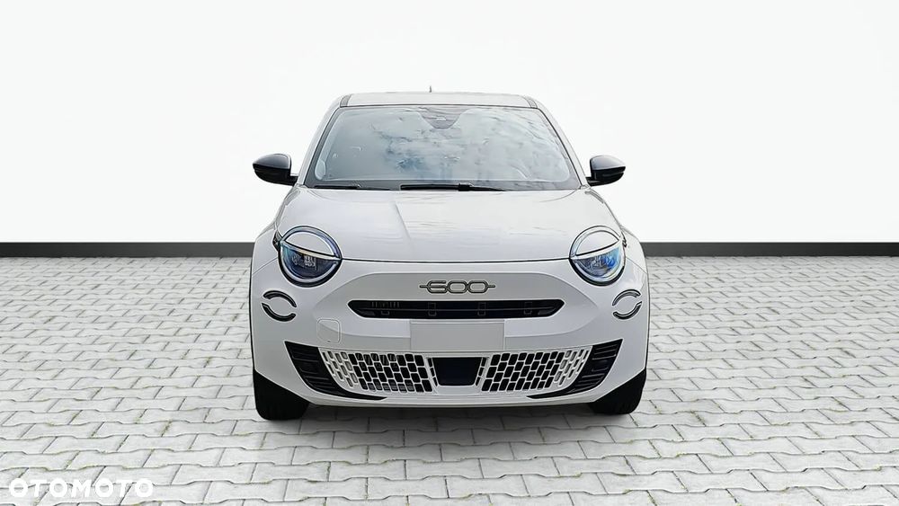 Fiat 600 1.2 Turbo Pop eDCT - 2