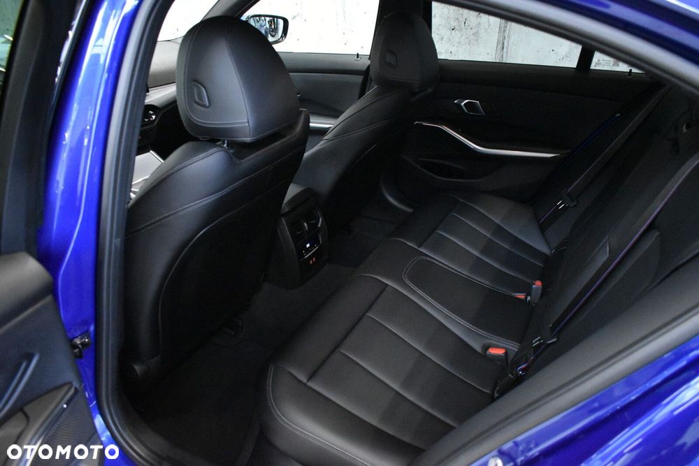 BMW Seria 3 - 22