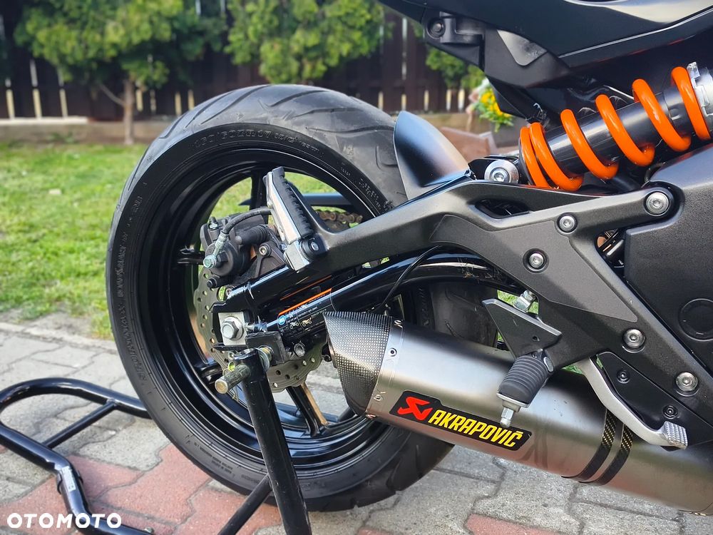 Kawasaki ER - 8