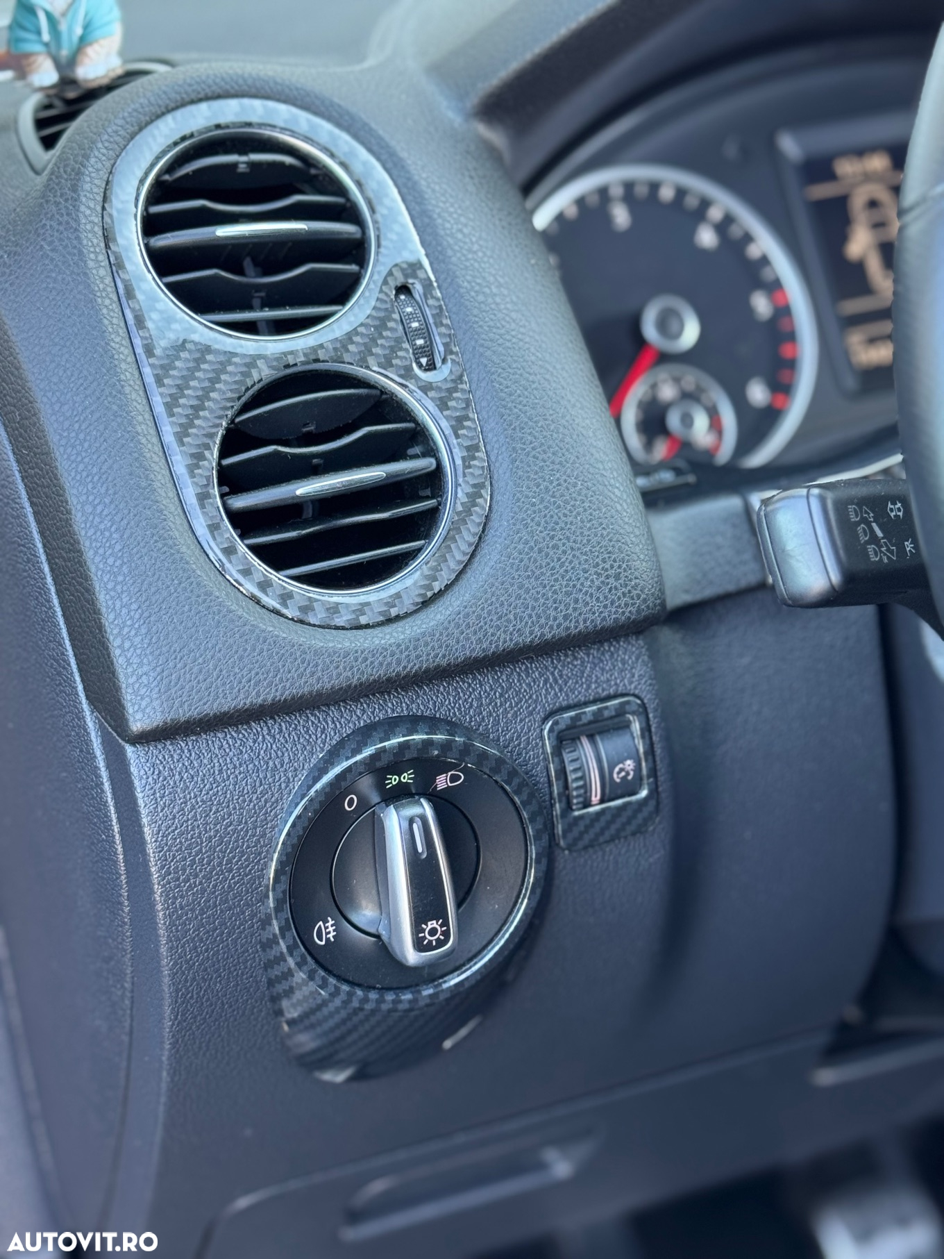 Volkswagen Tiguan - 24