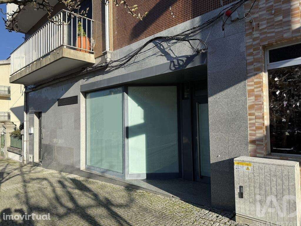 Loja / Estabelecimento Comercial T1 em Bornes de Aguiar de 250,00 m2 - Grande imagem: 2/14