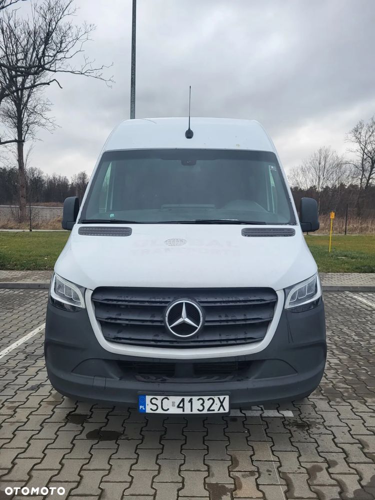 Mercedes-Benz Sprinter - 2