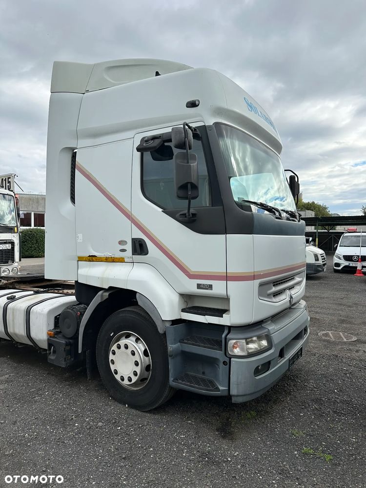 Renault Premium 420 DCI - 1