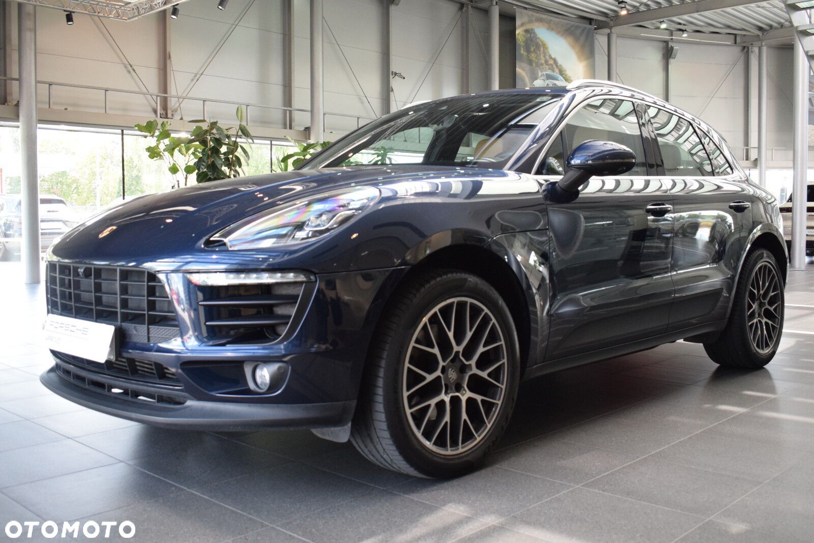 Porsche Macan - 1