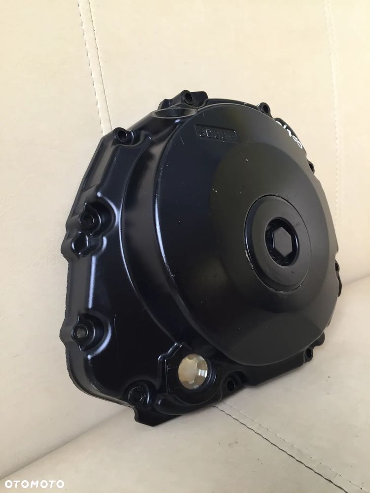 DEKIEL DEKIELEK POKRYWA OSŁONA SPRZĘGŁA SUZUKI GSR 600 750 - 3