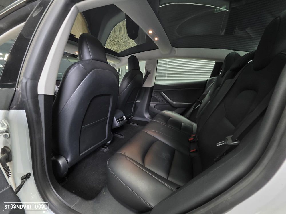 Tesla Model 3 Standard Range Plus RWD - 24