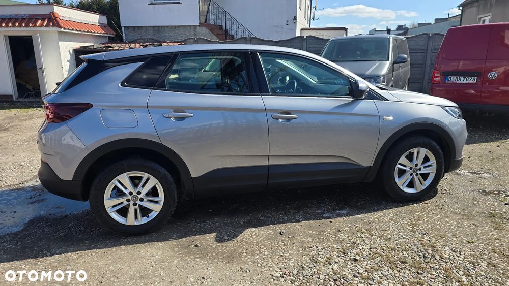 Opel Grandland X 1.2 T Enjoy S&S - 11