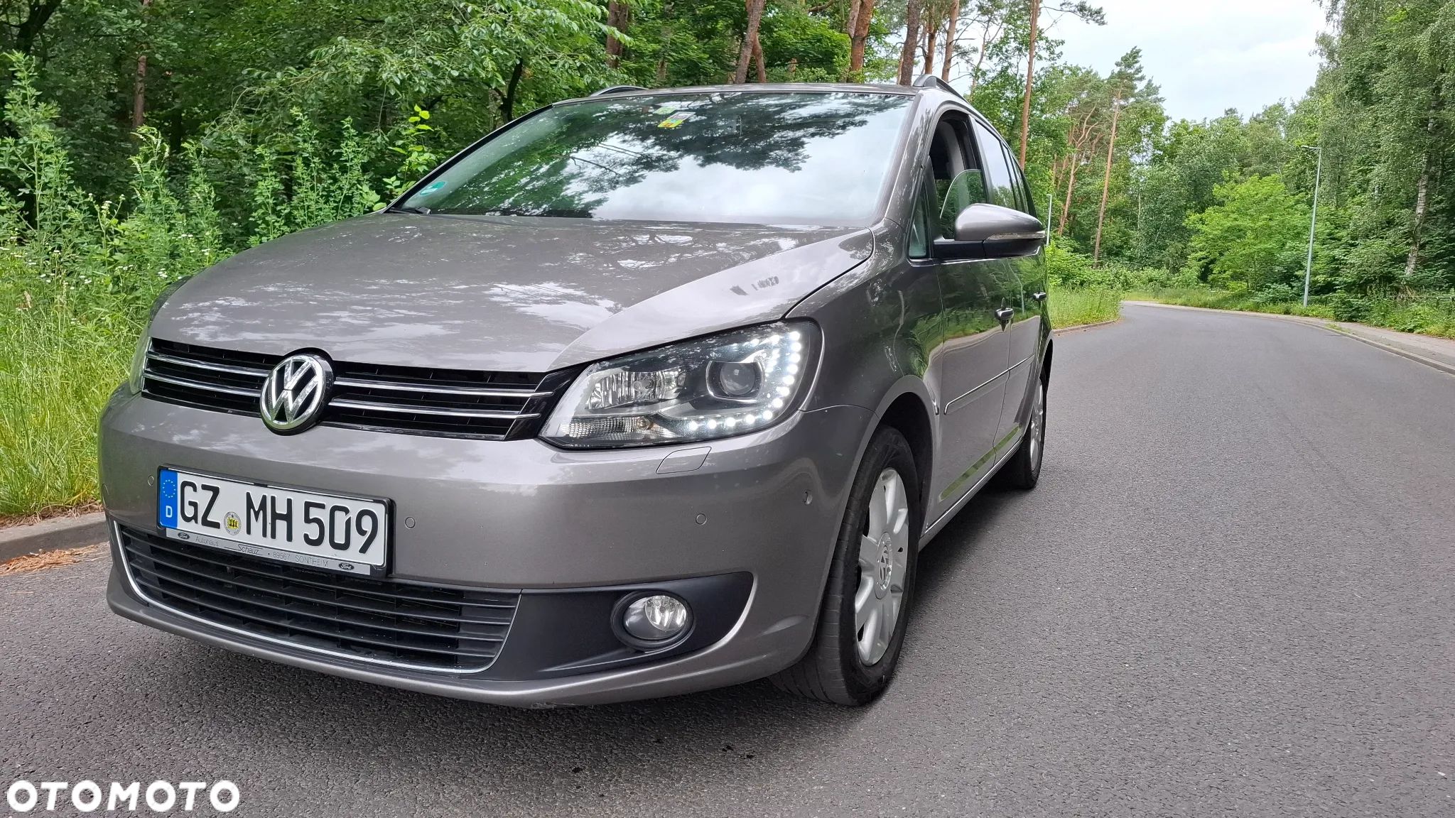 Volkswagen Touran 2.0 TDI DSG Highline - 1