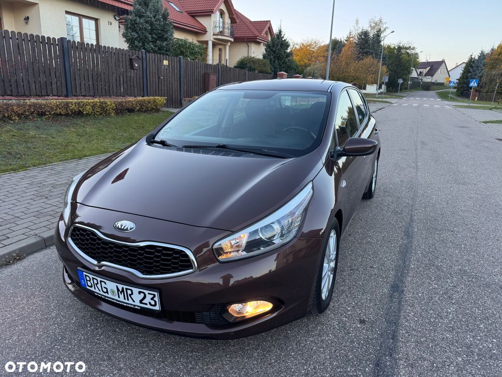 Kia Ceed 2012 photo 2