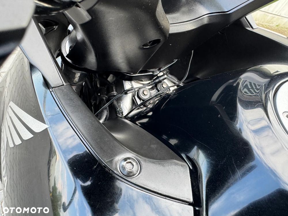 Honda VFR - 27