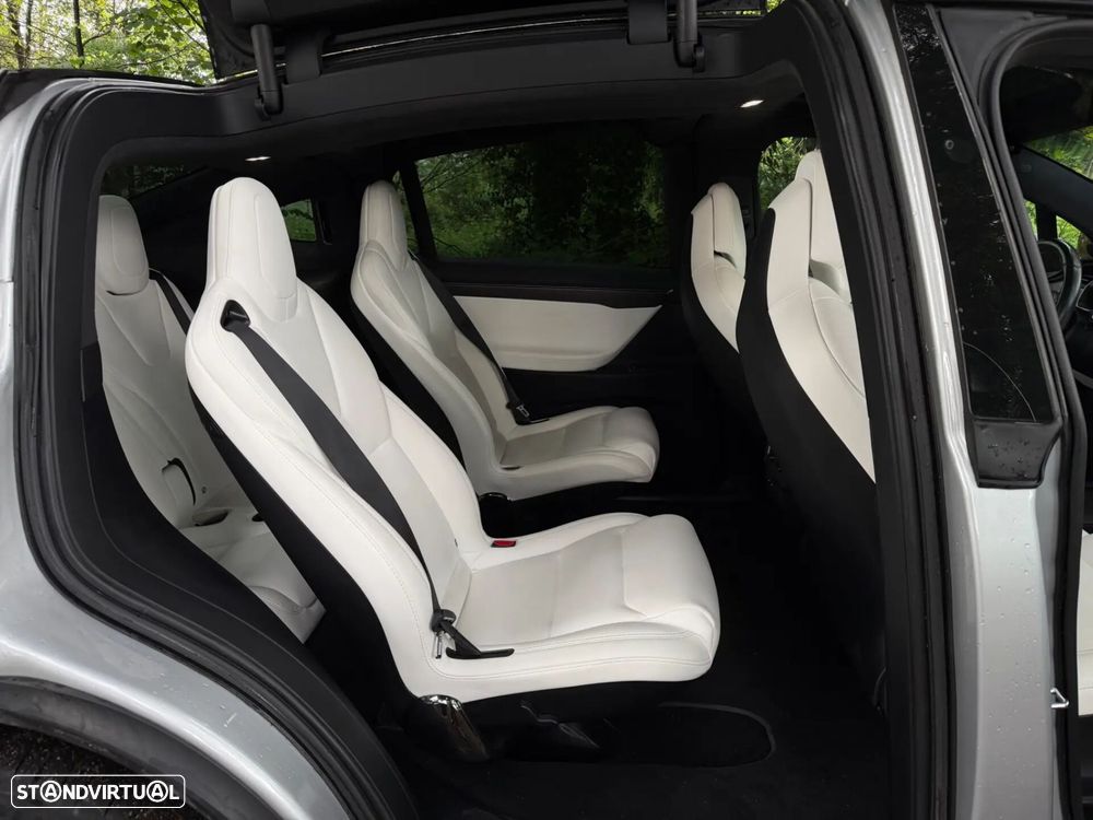 Tesla Model X 100D - 18
