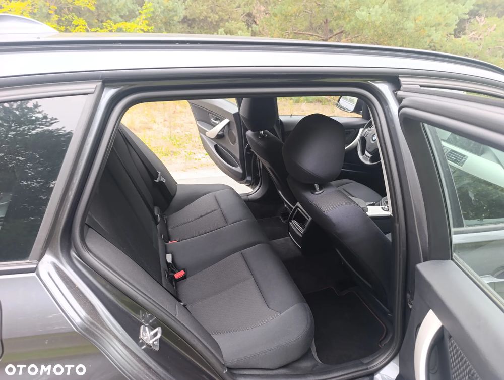 BMW Seria 3 318d DPF Edition Sport - 19