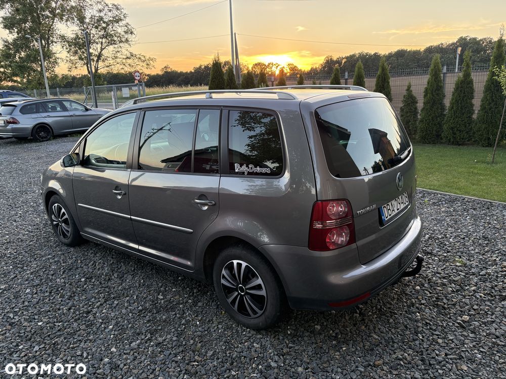Volkswagen Touran - 3