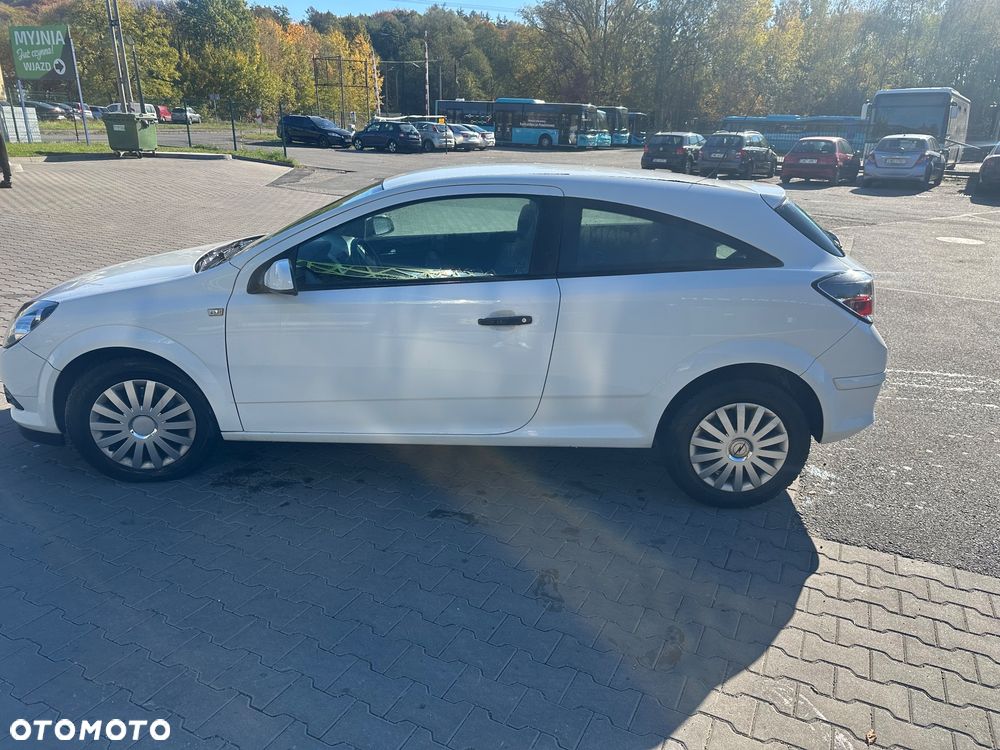 Opel Astra 2009 photo 2