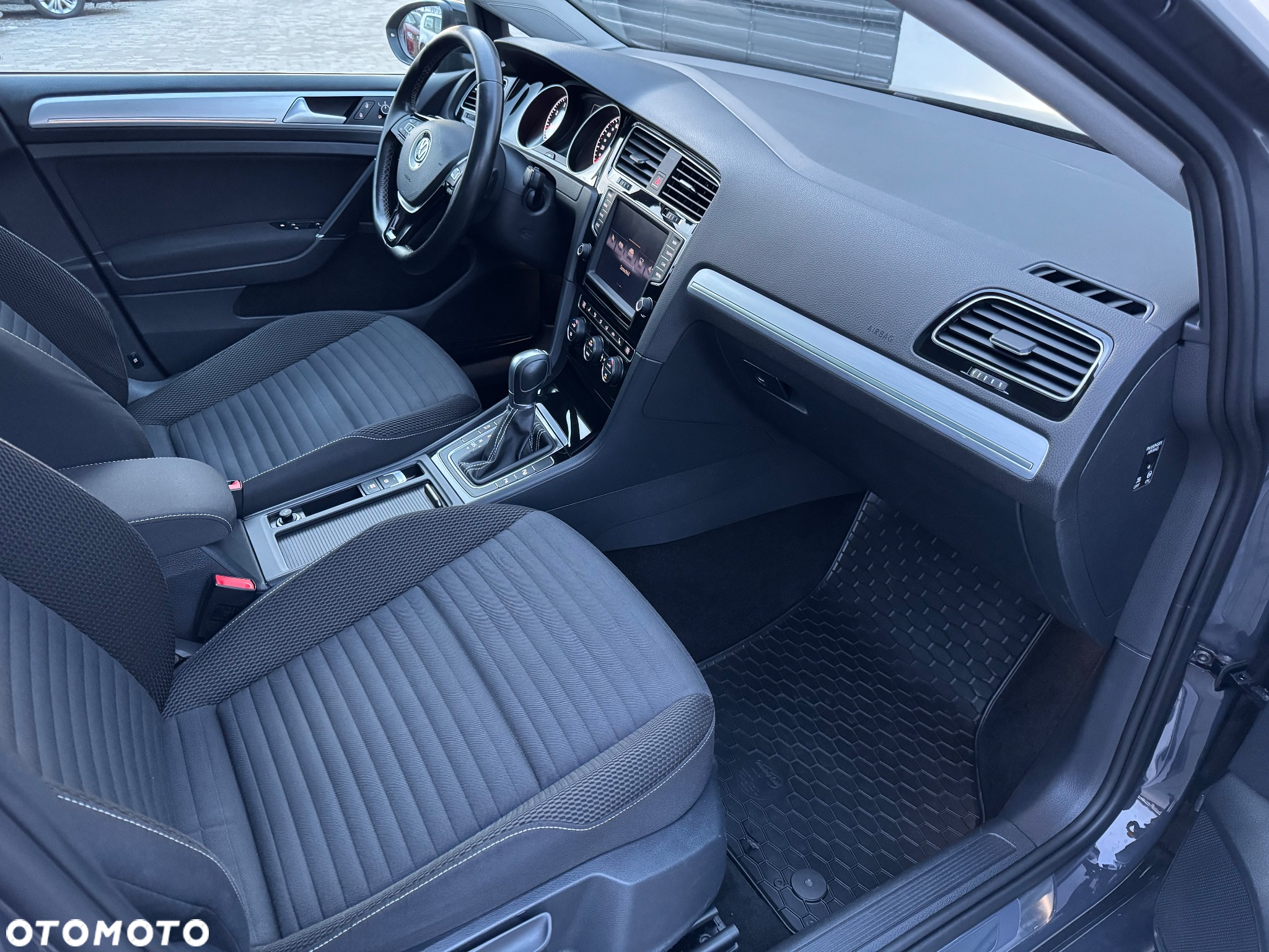 Volkswagen Golf VII 1.4 TSI BMT Highline DSG - 28
