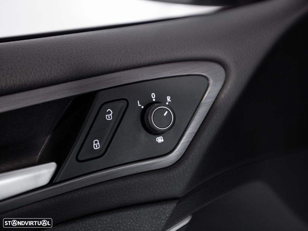 VW Golf Variant 1.6 TDi Confortline - 14