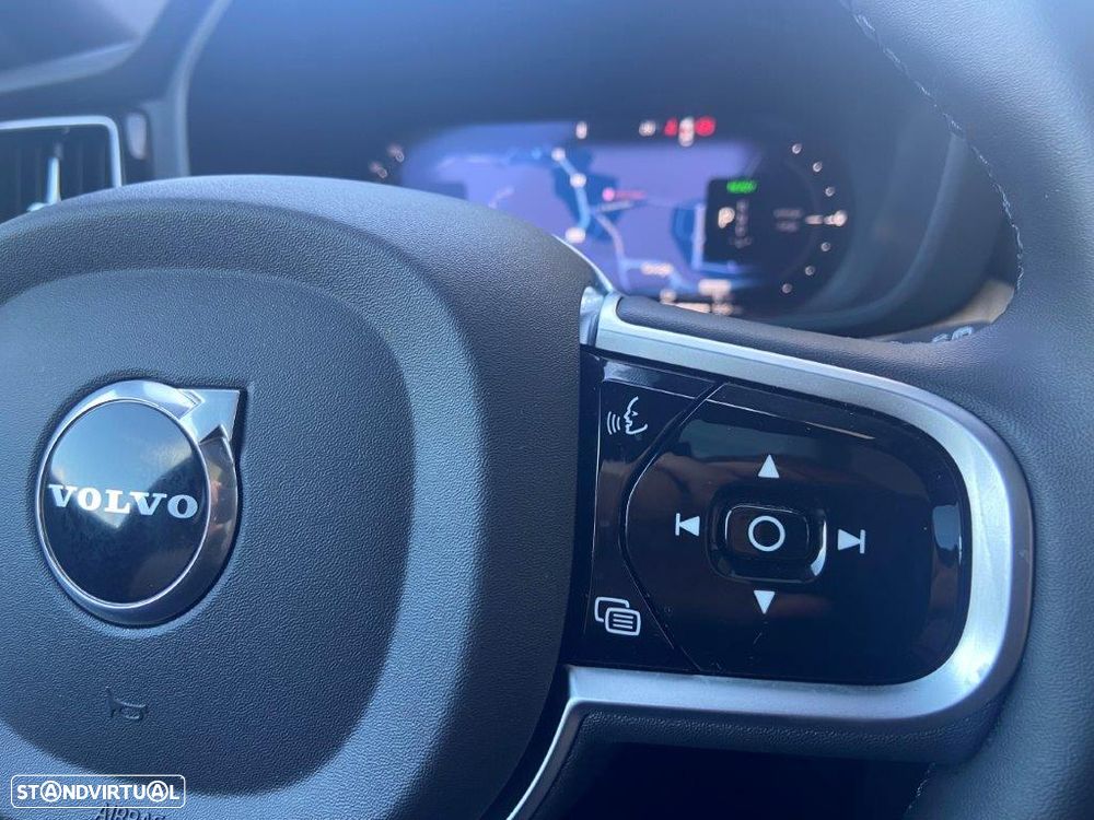 Volvo XC 60 2.0 T6 PHEV Plus Bright - 26