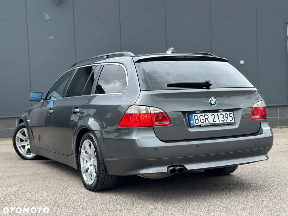 BMW Seria 5 525d - 15