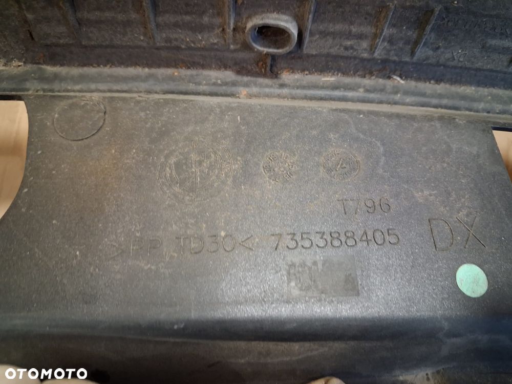 Obudowa osłona lampy tył FIAT DOBLO I  735388405 czarna prawa lewa OE - 4