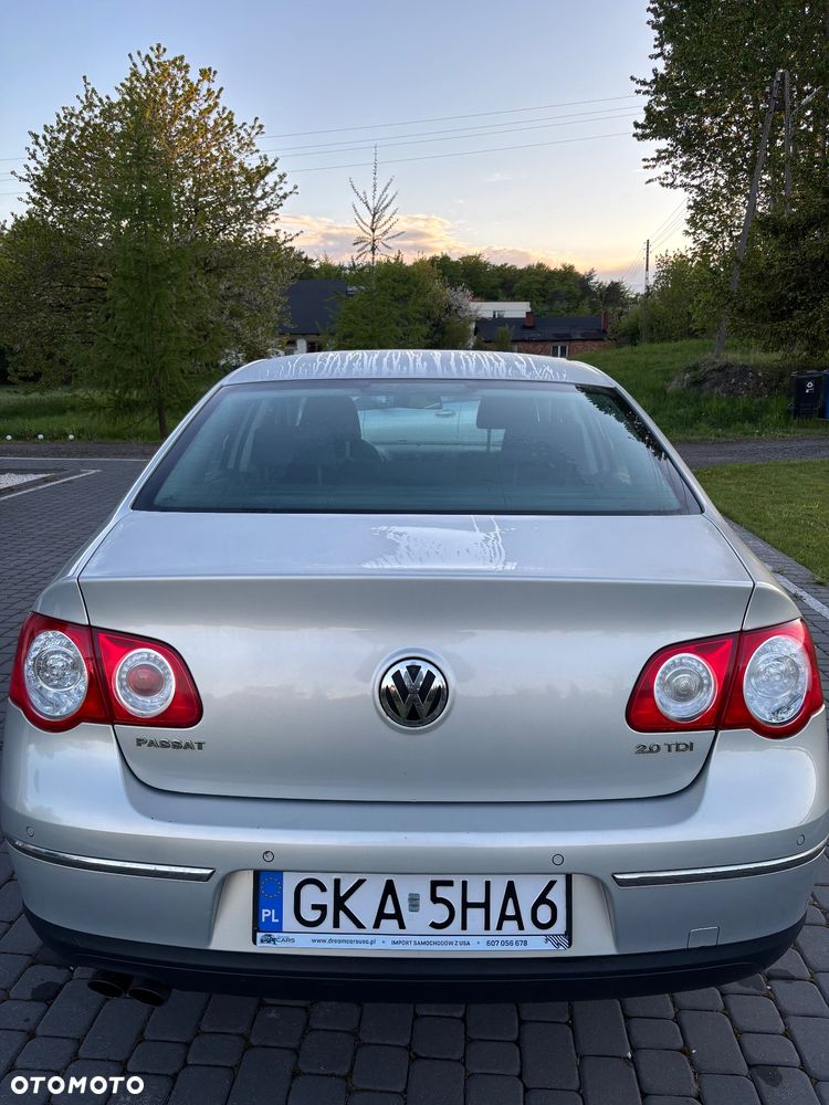 Volkswagen Passat 2.0 TDI Trendline - 3