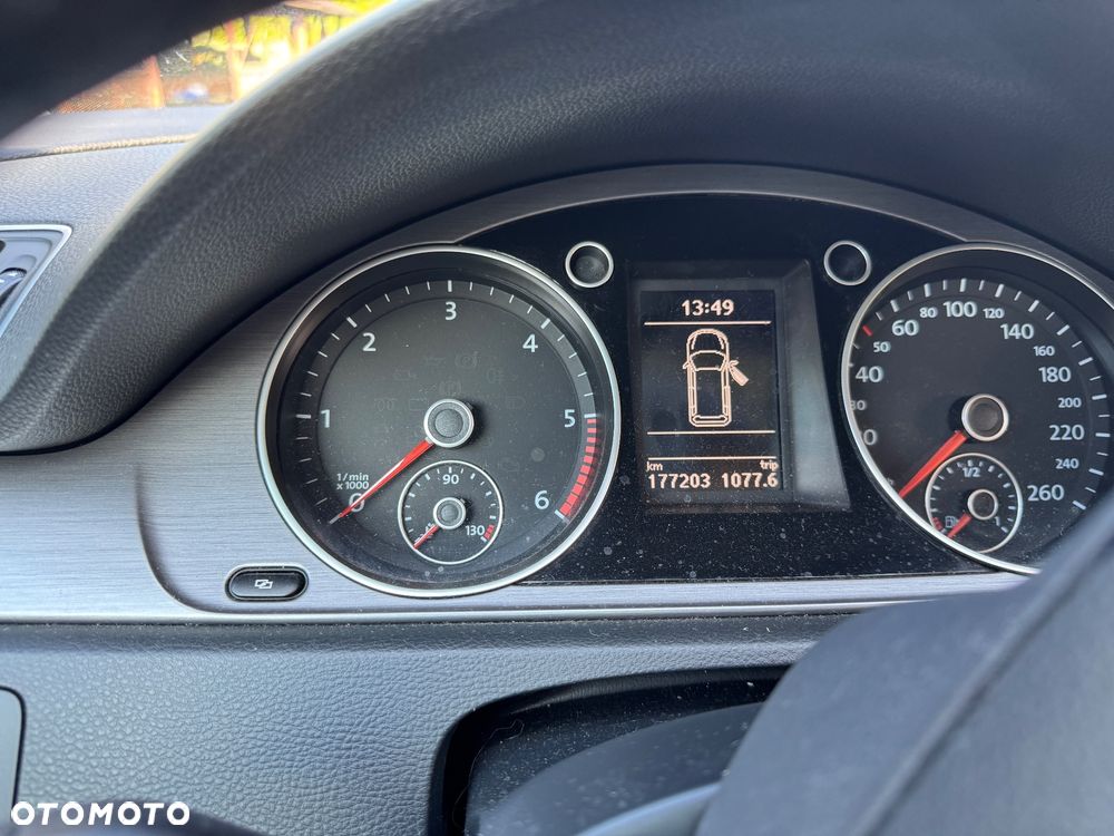 Volkswagen Passat 2.0 TDI Comfortline - 8