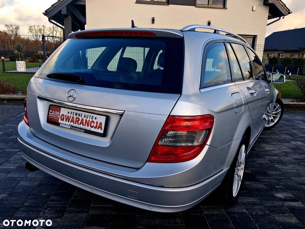 Mercedes-Benz Klasa C 180 CGI Automatik BlueEFFICIENCY Elegance - 12