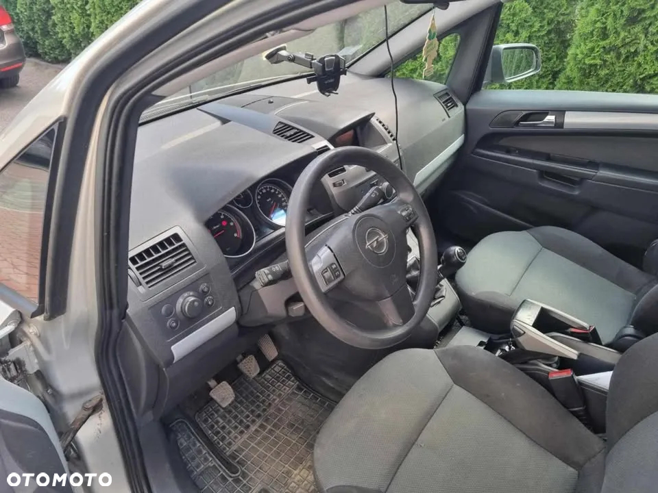 Opel Zafira - 9