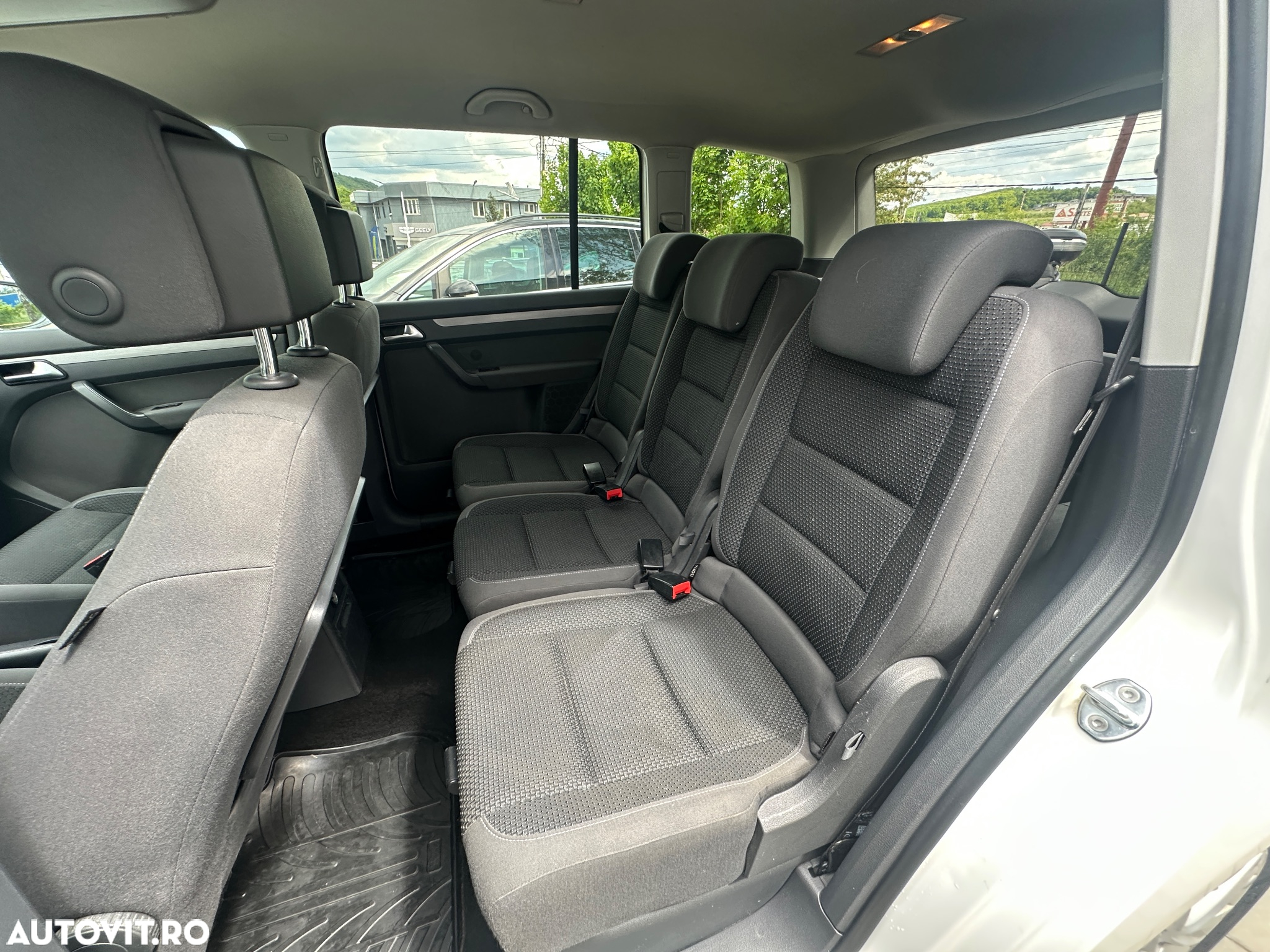 Volkswagen Touran 2.0 TDI BlueMotion Technology Comfortline - 17