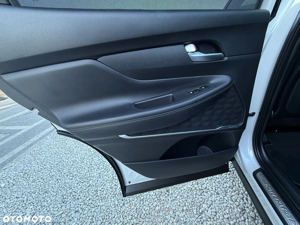 Hyundai Santa Fe 1.6 HEV 2WD SEVEN Signature - 31