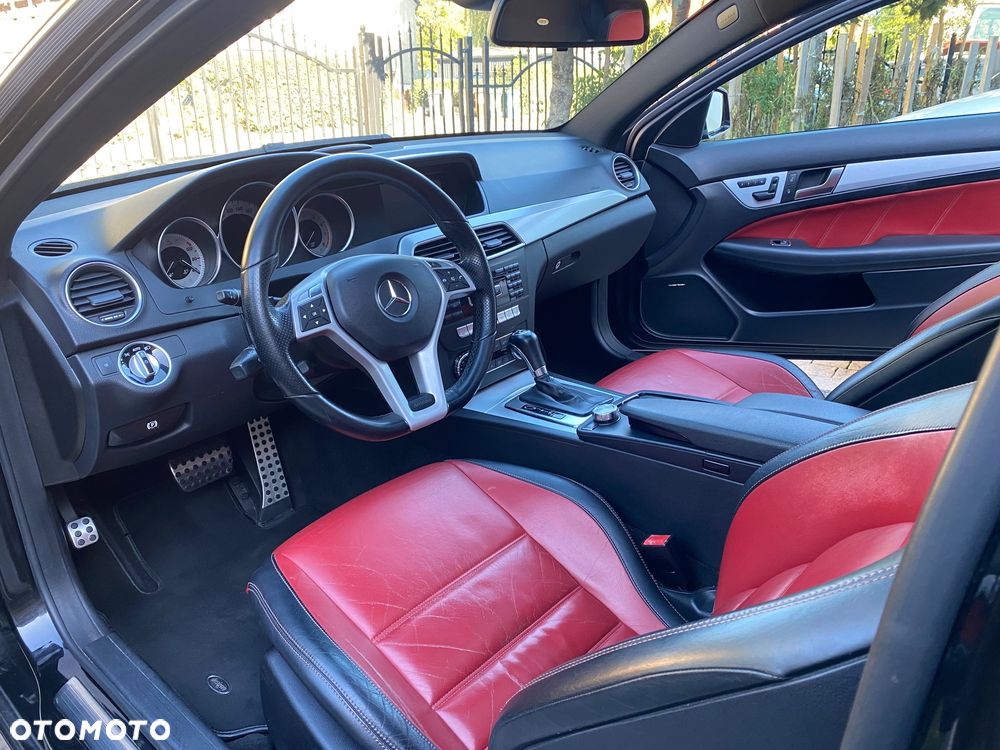Mercedes-Benz Klasa C 250 CGI BlueEff Sport - 19