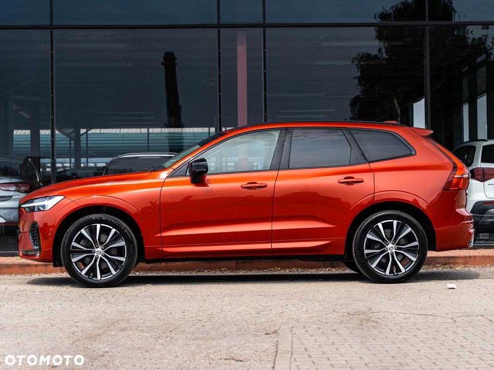 Volvo XC 60 B4 D AWD Plus Dark - 18