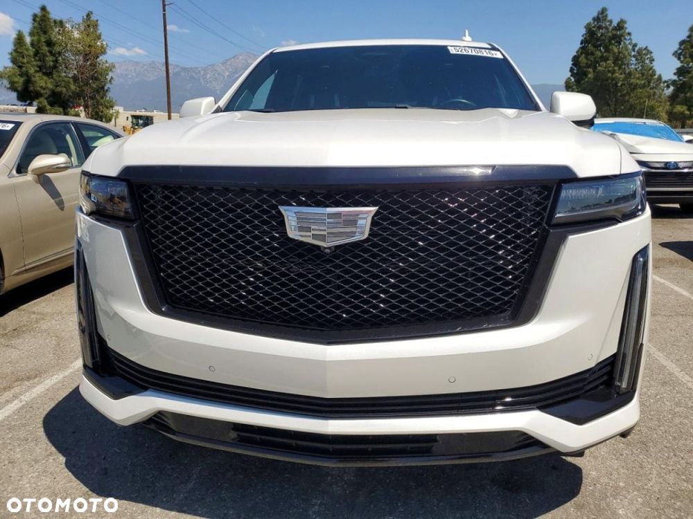 Cadillac Escalade - 2