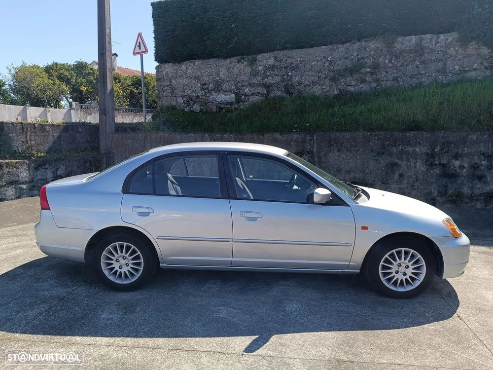 Honda Civic 1.6 ES - 5