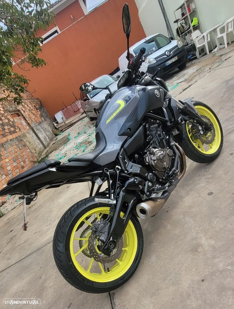Yamaha MT-07 - 2