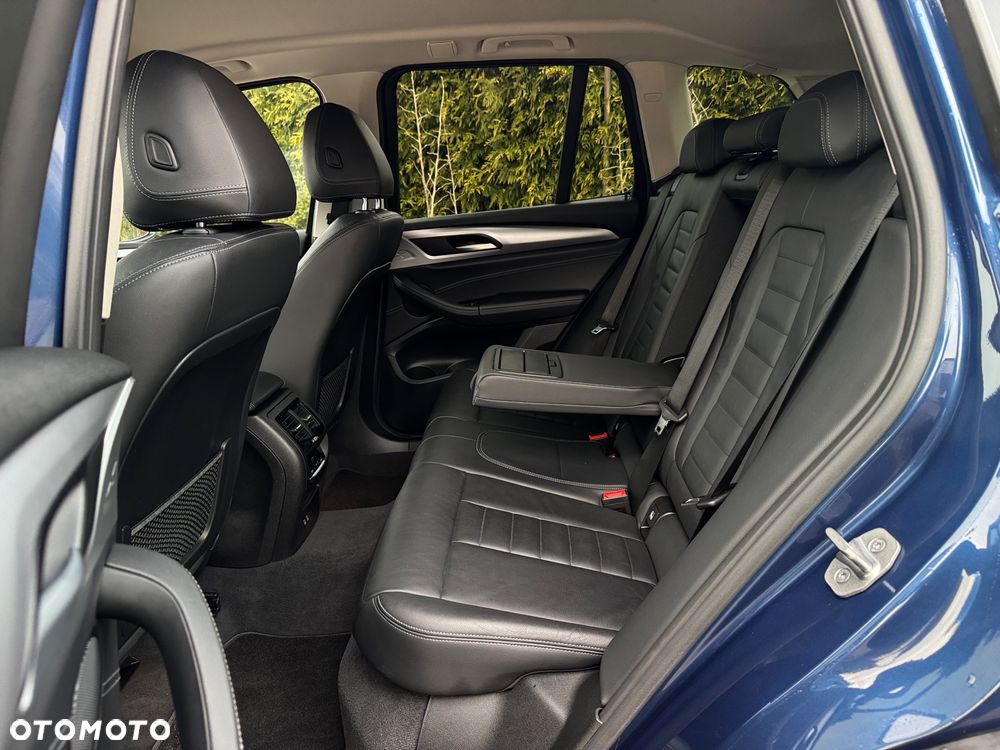 BMW X3 sDrive18d Advantage - 20