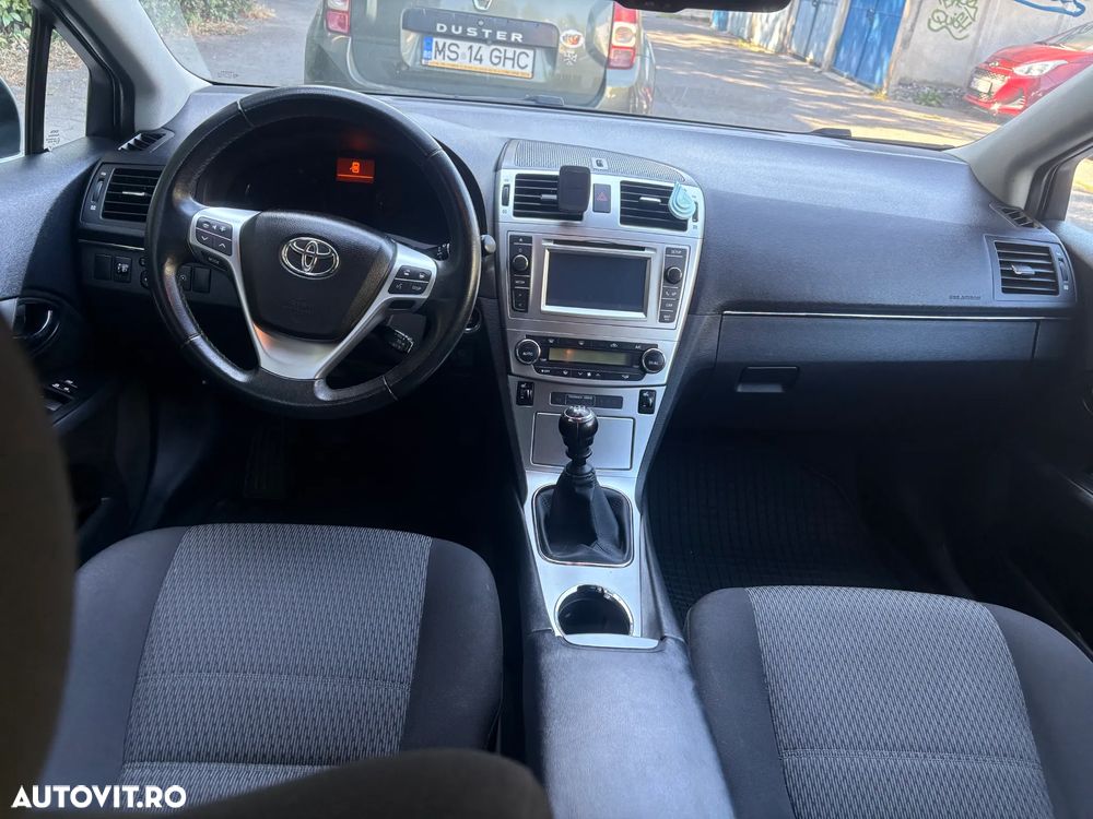 Toyota Avensis 2.0 D-4D - 11