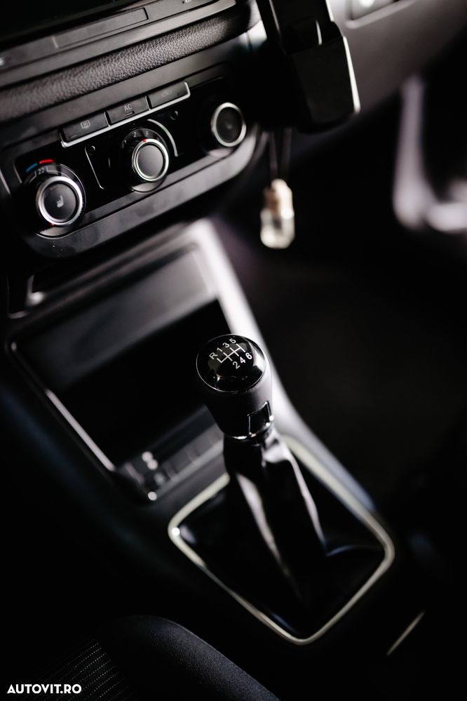 Volkswagen Tiguan 2.0 TDI 4Motion Track & Field - 19