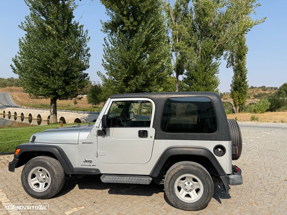 Jeep Wrangler - 4