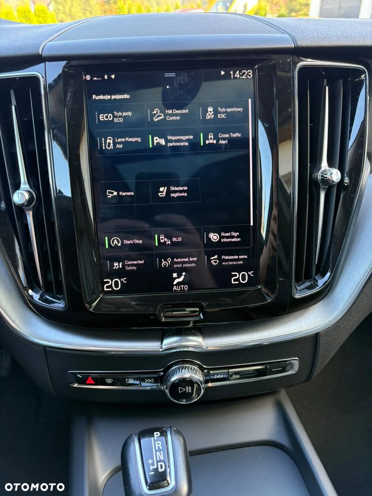Volvo XC 60 D5 AWD Momentum - 14