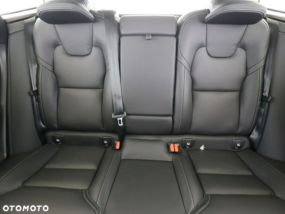 Volvo XC 60 T8 Plug-In Hybrid AWD Plus Bright - 11